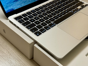 Apple Macbook Air 13 M2 8/256GB Silver SWE как новый. Аккумулятор 98% (3 фото из 8)