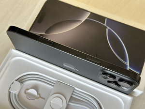 Apple iPhone 16 Pro Max Black Ti 256GB nagu uus! Aku 99% (3 foto / 10)