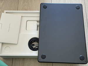 Apple Macbook Air 13 M2 16/256GB aku 100% gar.02.2027 (2 foto / 9)