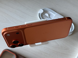 Apple iPhone 17 Pro Max Cosmic Orange 256GB nagu uus! (2 foto / 8)