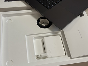 Apple Macbook Pro 16 M4 Pro 24/512GB SpB ENG/RUS. Aku 100% (9 foto / 10)