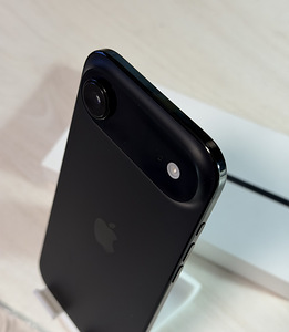 Apple iPhone Air Space Black 256GB nagu uus! Garantii (4 foto / 10)