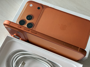 Apple iPhone 17 Pro Max Orange 256GB nagu uus! Gar 05.2027 (2 foto / 9)