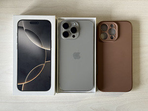 Apple iPhone 16 Pro Max Natural Ti 256GB, аккумулятор 100% CC50 (1 фото из 6)