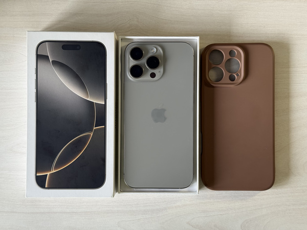 Apple iPhone 16 Pro Max Natural Ti 256GB, аккумулятор 100% CC50
