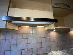 Köögimööbel kraanikausi ja õhupuhastiga (2 foto / 8)
