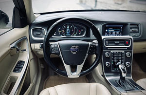 Volvo S60 R-Design (6 foto / 6)