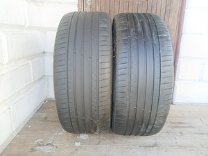285/45/22 Michelin Pilot Sport 4 SUV (2 foto / 3)