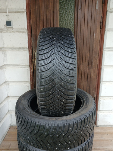 235/55/18 Goodyear UltraGrip Artic
