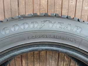 235/55/18 Goodyear UltraGrip Artic (3 foto / 3)