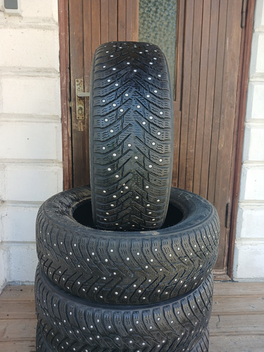 205/60/16 Nokian Hakkapeliitta 10