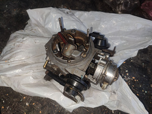 Opel Kadett D mootori varuosad (1 foto / 8)