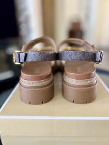Michael Kors rihmikud , s 40 (5 foto / 6)