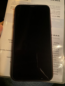 iPhone XR (64GB) Red (2 foto / 2)