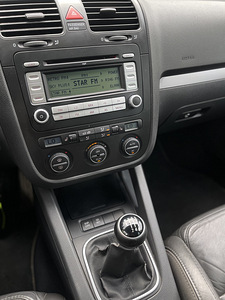 Volkswagen Golf Highline 2.0 103kW (9 foto / 12)