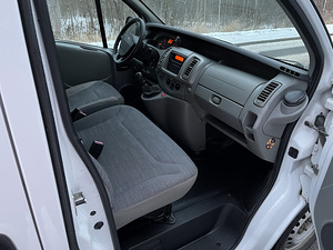 Renault Trafic Passenger 2,5 84KV (5 foto / 13)