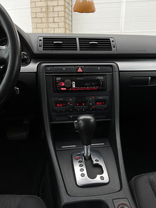 Audi A4 Comfort 2.0 103kV (8 foto / 13)