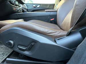 Volvo CX60 INSCRIPTION (11 foto / 14)
