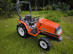 Kubota Aste A155 4x4 мини-трактор с документами (1 фото из 10)