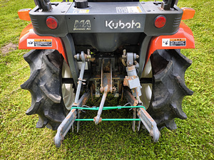Kubota Aste A155 4x4 мини-трактор с документами (4 фото из 10)