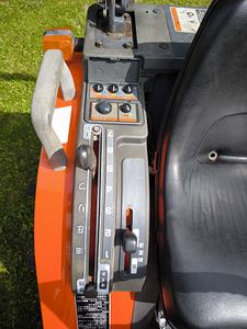Kubota Aste A155 4x4 мини-трактор с документами (8 фото из 10)
