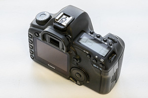Canon EOS 5D Mark II (body) peegelkaamera kere (3 foto / 4)