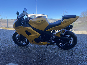 Triumph Daytona 650 2005 (6 foto / 8)