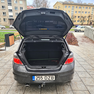 Opel Astra 2.0 Turbo (7 foto / 11)