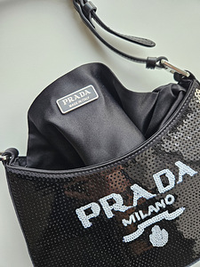 Сумка Prada Re Nylon с пайетками! (4 фото из 7)