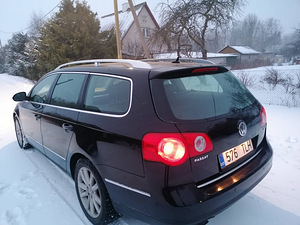 VOLKSWAGEN PASSAT (5 foto / 9)