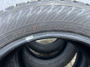 Taverns Yokohama 225/55 r17 (6 фото из 6)