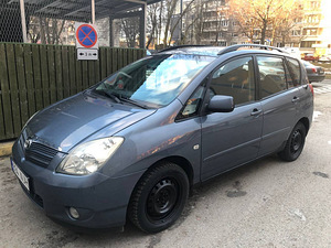 Toyota Corolla Verso (3 foto / 8)
