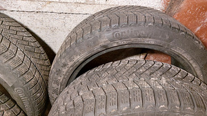 Зимние шины 245/45 R19 (4 фото из 4)