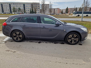 Продам Opel Insignia (4 фото из 10)
