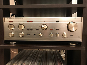 Integreeritud stereovõimendi Luxman L-525. (9 foto / 9)