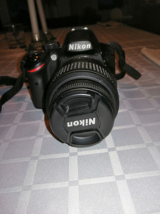 Nikon D3200 (2 foto / 2)