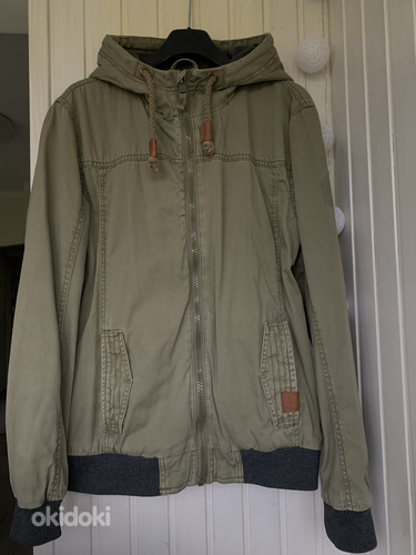 Куртка для размера S (фото #1)