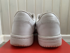 Valged nahast vabaajajalatsid/tossud New Balance s.37,5 (4 foto / 6)