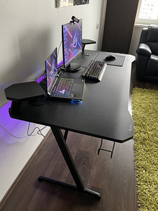 Mängurilaud Genesis Gaming Desk Holm 510 RGB (1 foto / 6)