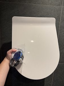 UUS WC-poti kaas aeglaselt sulguv (1 foto / 4)