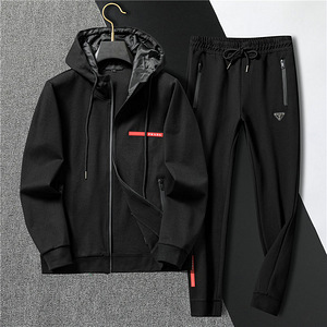 Новый костюм Hugo Boss, Prada, Versace, D&G (4 фото из 9)