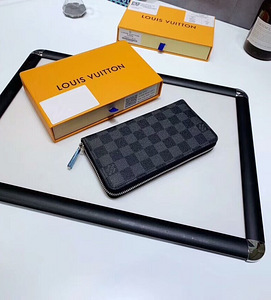 Uued rahakotid Louis Vuitton, Gucci (4 foto / 9)