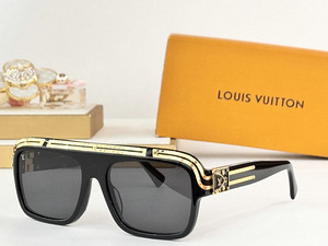 Uued päikeseprillid Louis Vuitton (5 foto / 5)
