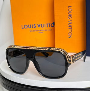 Uued päikeseprillid Louis Vuitton (1 foto / 5)