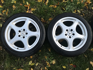 Оригинальные Mercedes-Benz в хорошем состоянии литые диски (2 фото из 7)