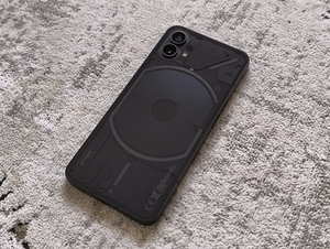 Nothing phone (1) 8/128GB (1 foto / 8)