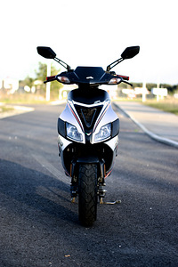 Aprilia SR 50 R 2T 2kW (2 foto / 10)
