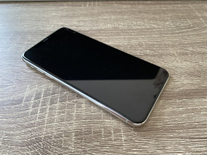 Apple iPhone 11 Pro Max 64Gb Silver (2 foto / 4)