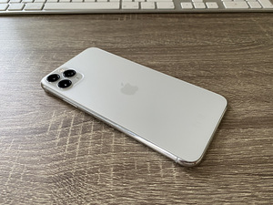 Apple iPhone 11 Pro Max 64Gb Silver (4 foto / 4)