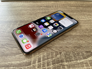 Apple iPhone 11 Pro Max 64Gb Gold (1 foto / 3)